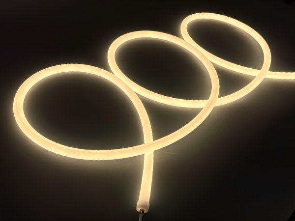 LED NEON KULATÝ Ø16mm / 24V / 19,2W / IP67 / 3000K / SET 3m / HLADKÝ MATNÝ POVRCH